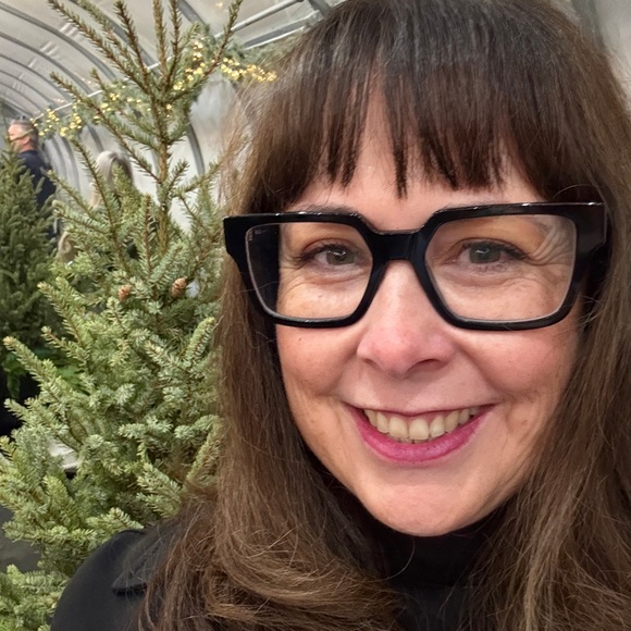 Meet your Posher, Tara - Picture 1 of 1